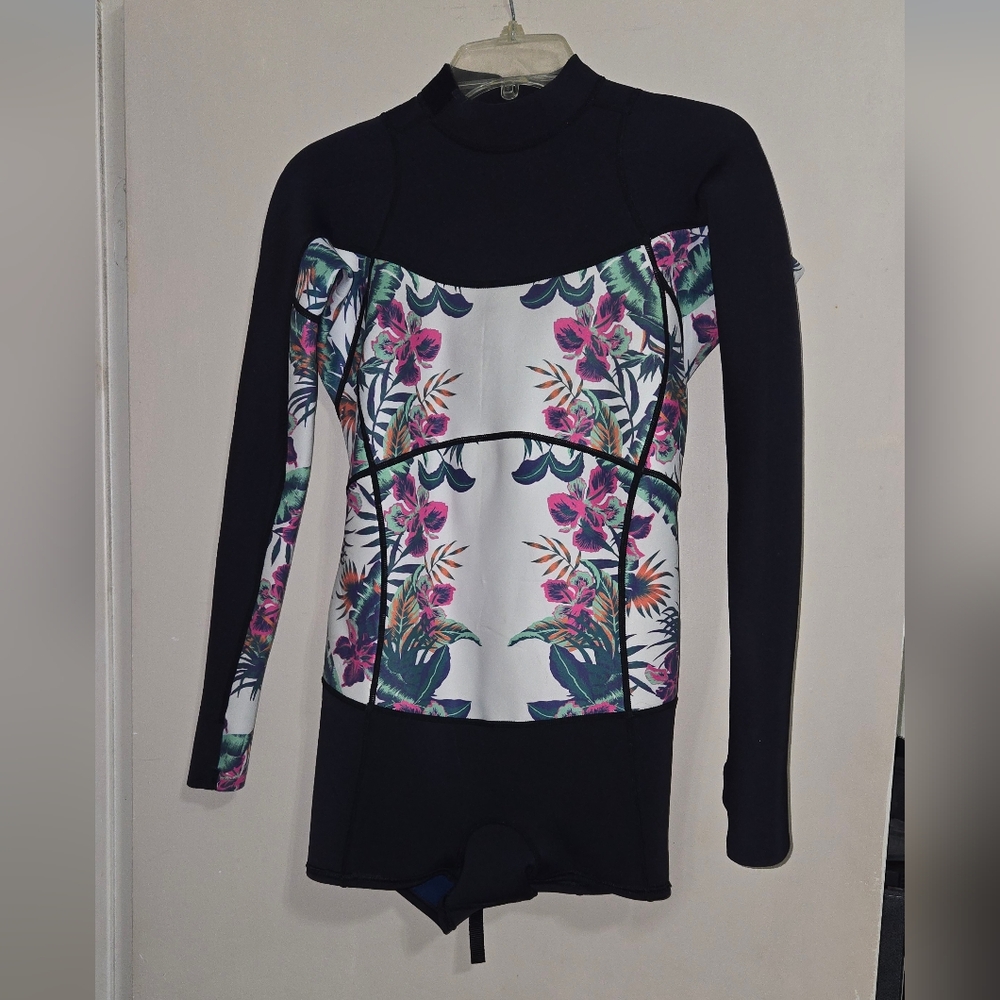 Roxy 2mm Long Sleeve Back Zip Springsuit Size 12 WOMEN